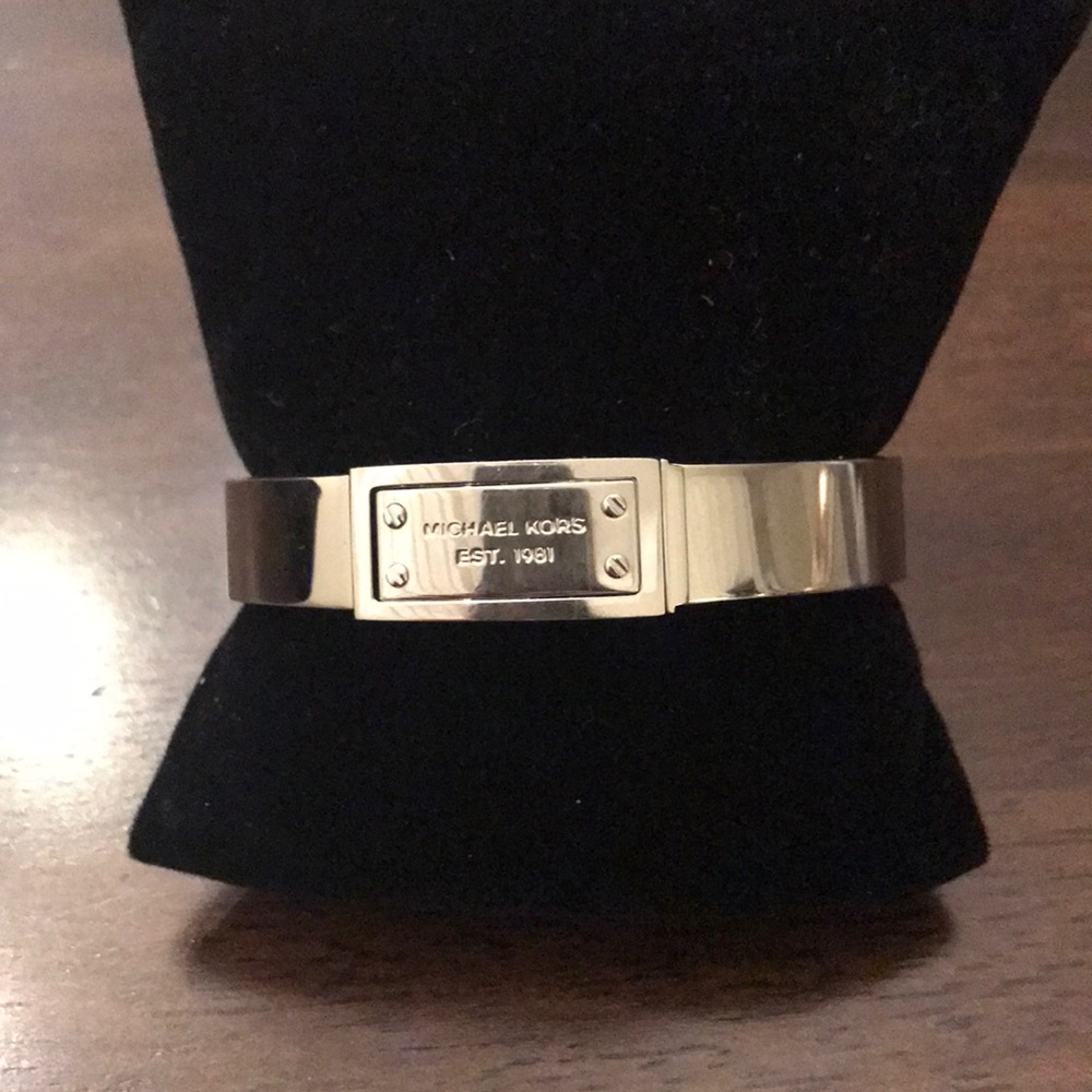Michael kors bangle